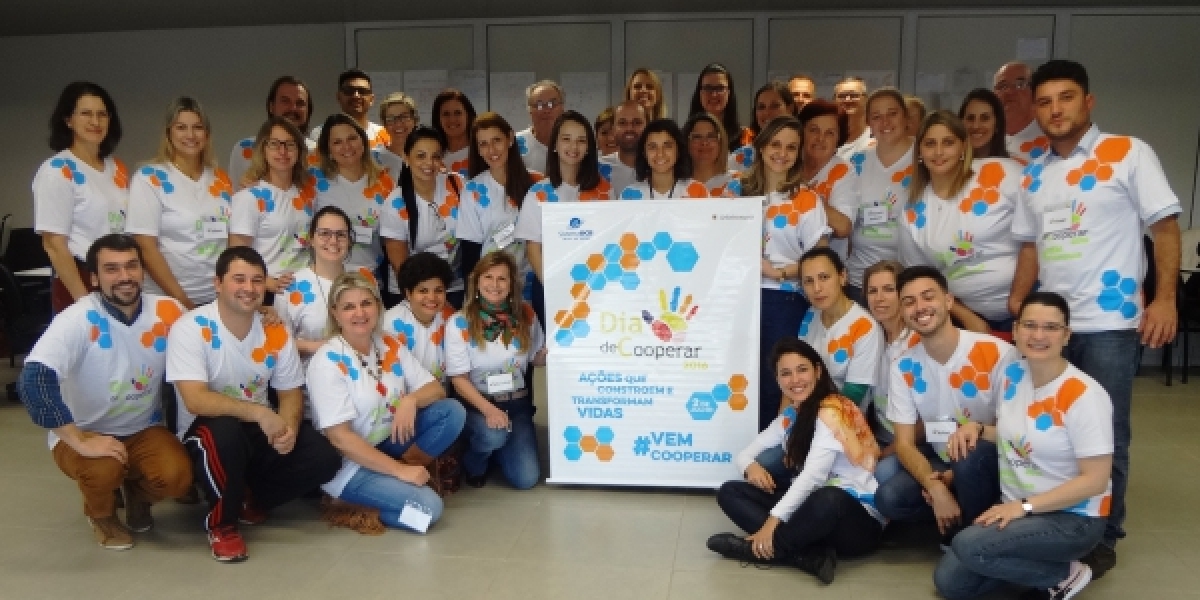 Dia de COOPERAR: voluntários participam de Workshop para criar projetos em rede
