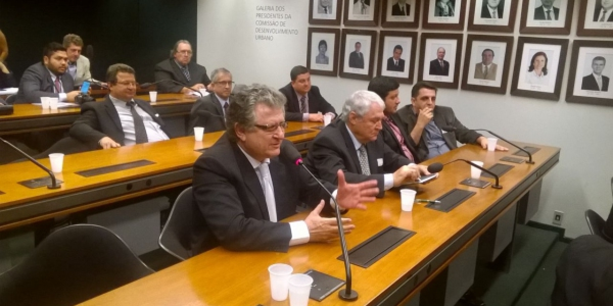 Em Brasília presidente da COOPERA defende subsídios as cooperativas de energia