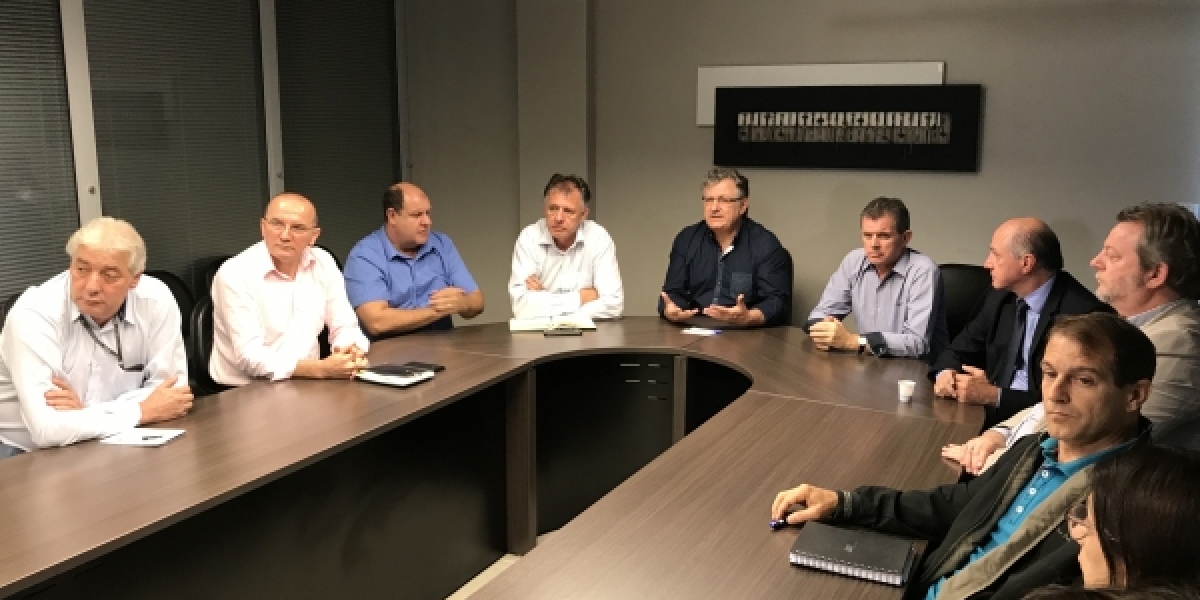 COOPERA apresenta projeto para atrair novas empresas para a região