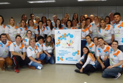 Dia de COOPERAR: voluntários participam de Workshop para criar projetos em rede
