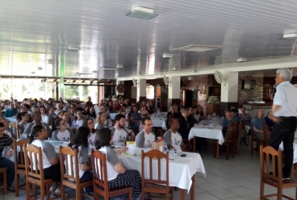 Professores do COOPERJOVEM participam de palestra oferecida pela COOPERA